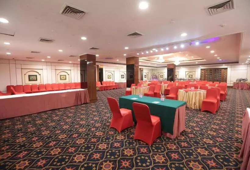 Fotos del hotel Hotel Meraden Grand:  9