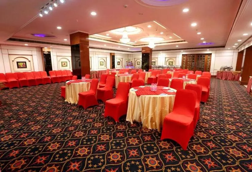 Fotos del hotel Hotel Meraden Grand:  12