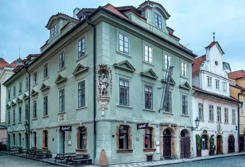 Orea Place Charles Bridge