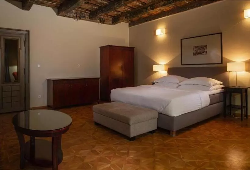 Fotos del hotel Orea Place Charles Bridge:  11