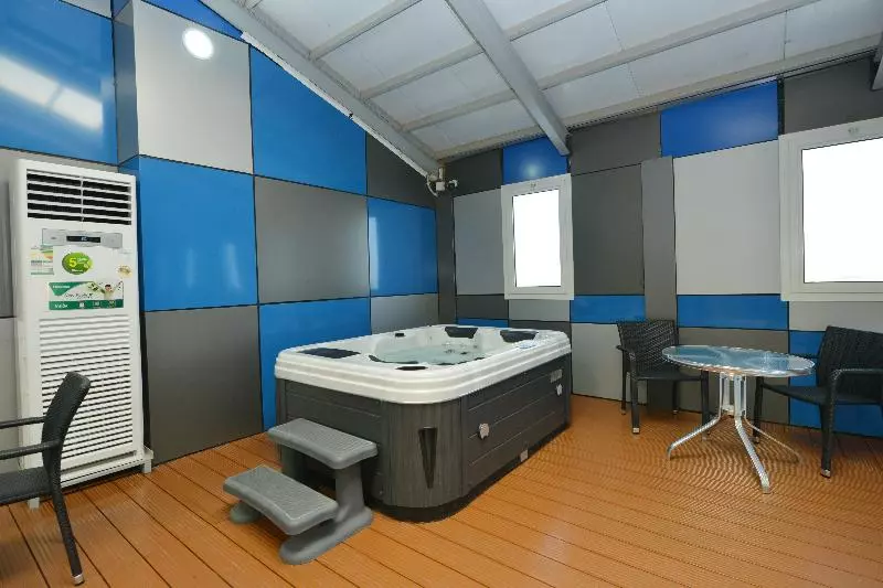 Fotos del hotel Dabab Hotel By Warwick:  27