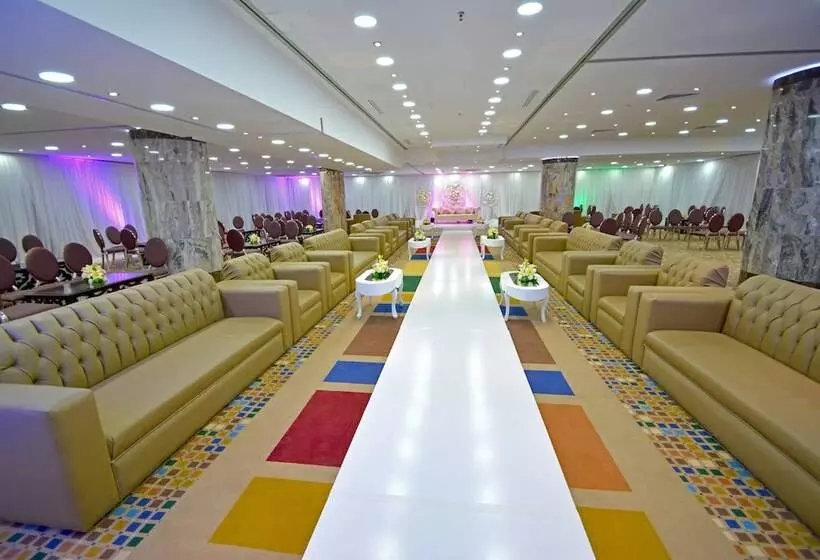 Fotos del hotel Dabab Hotel By Warwick:  12