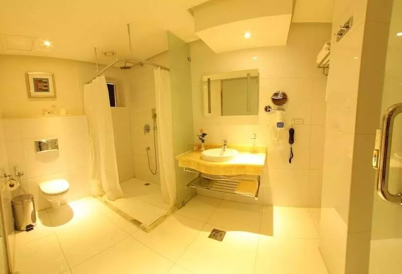 Fotos del hotel Dabab Hotel By Warwick:  39