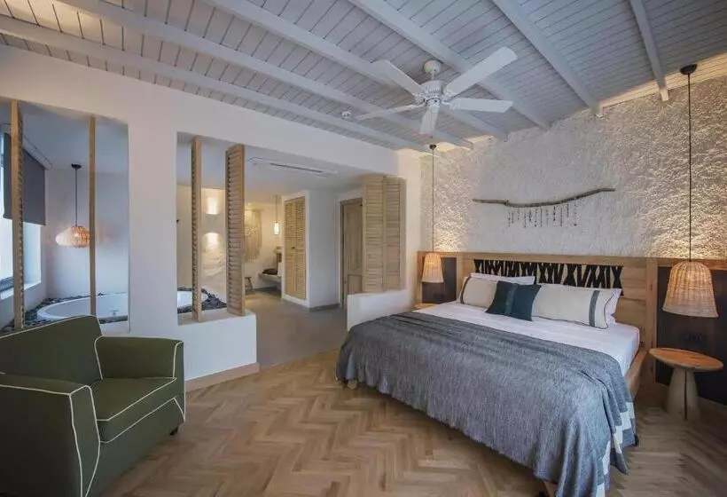 Yacht Boheme Boutique Class  Adults Only