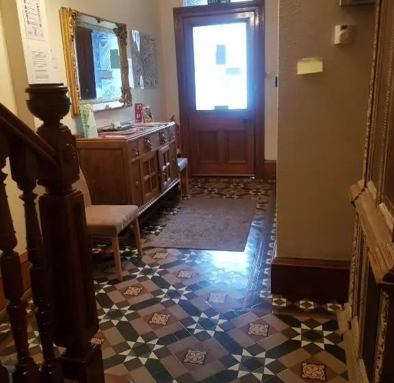 Fotos del hotel Cedar Villa Guest House:  2