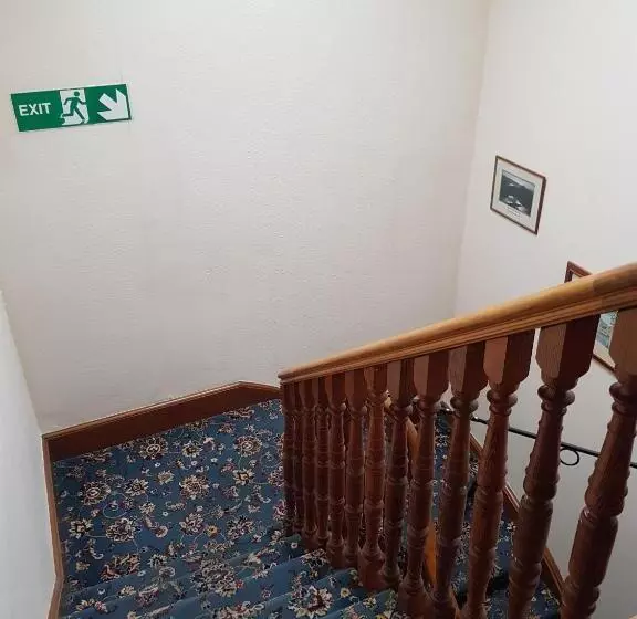 Fotos del hotel Cedar Villa Guest House:  9