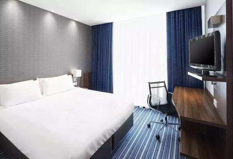 Holiday Inn Express Utrecht – Papendorp, An Ihg