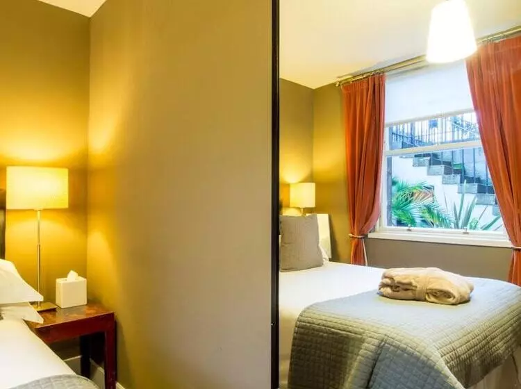 Fotos del hotel Six Brunton Place:  9