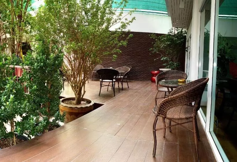 Fotos del hotel Nantra Silom:  8