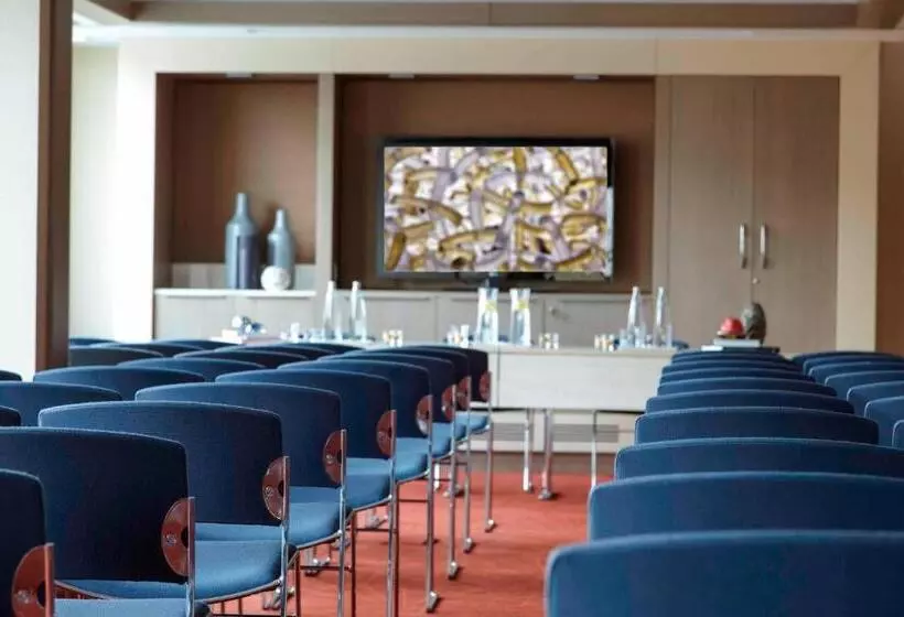 Fotos del hotel Renaissance Istanbul Polat Bosphorus:  18