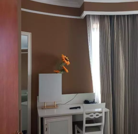 Fotos del hotel Cervara Park:  25