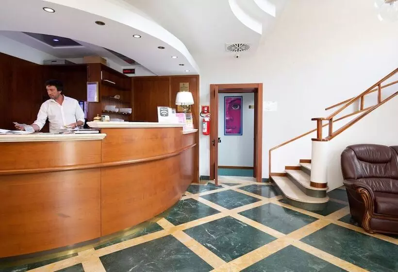 Fotos del hotel Cervara Park:  2