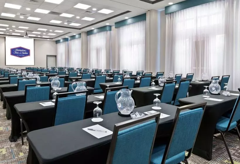 Fotos del hotel Hampton Inn & Suites Orlando Airport At Gateway Village:  20