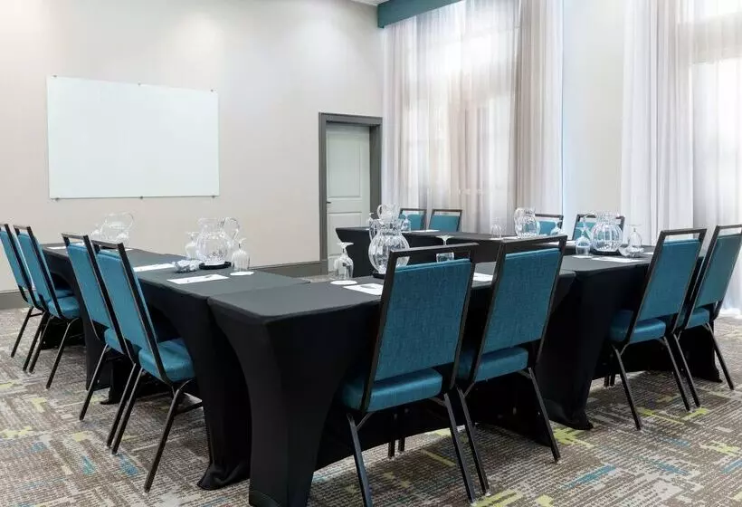 Fotos del hotel Hampton Inn & Suites Orlando Airport At Gateway Village:  14