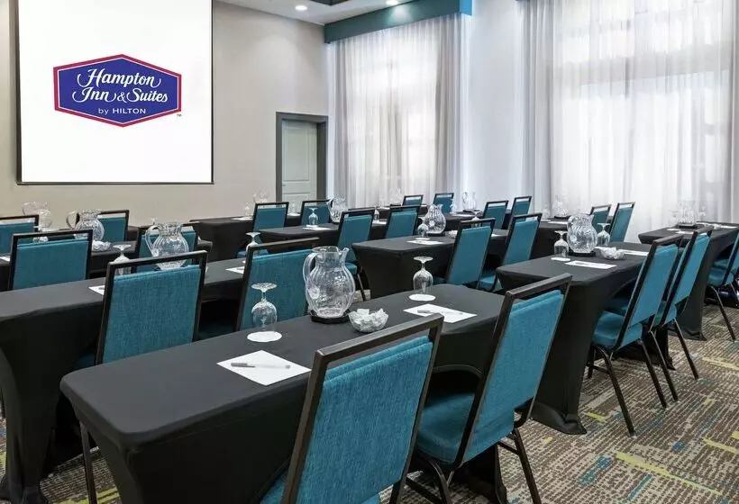 Fotos del hotel Hampton Inn & Suites Orlando Airport At Gateway Village:  8