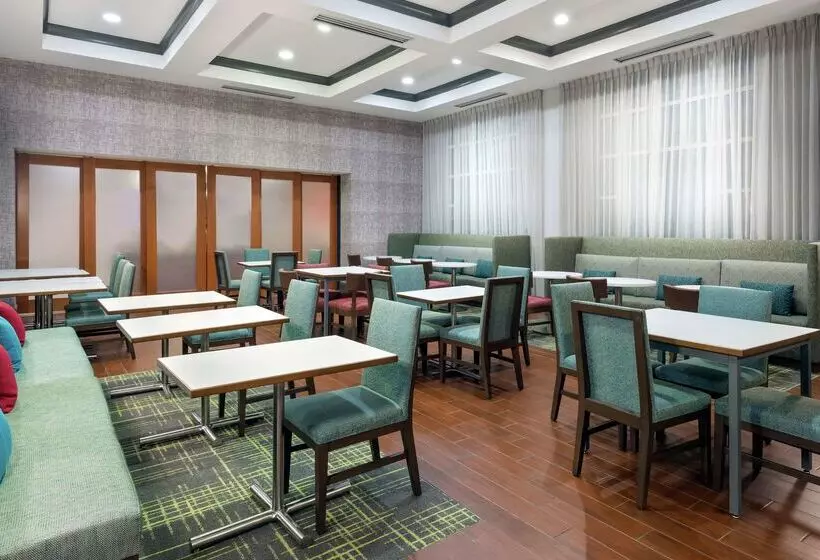 Fotos del hotel Hampton Inn & Suites Orlando Airport At Gateway Village:  25