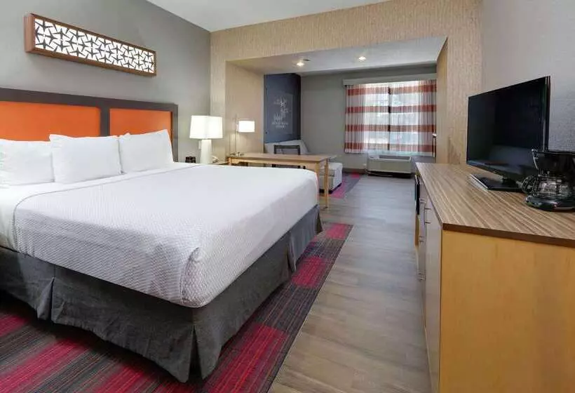 La Quinta By Wyndham Dallas Love Field