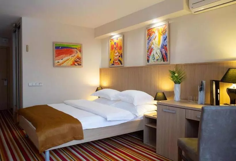 Fotos del hotel Pushcha Congress:  24