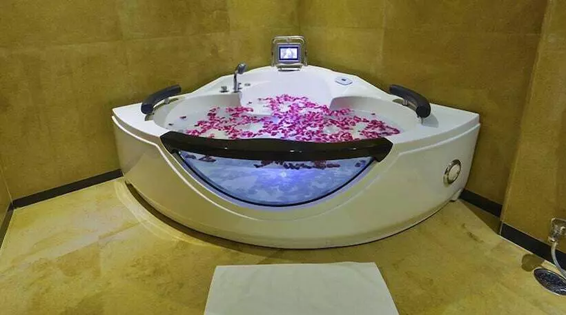 Fotos del hotel Desert Tulip  & Resort:  3