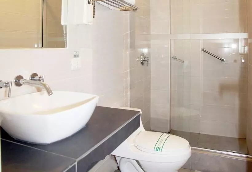 Fotos del hotel Emperador Plaza:  4