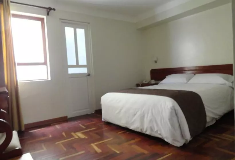 Fotos del hotel Emperador Plaza:  22