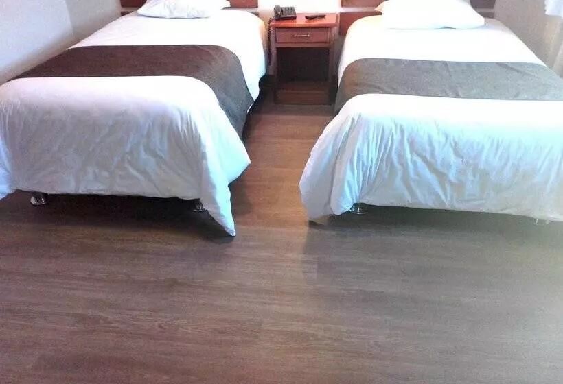 Fotos del hotel Emperador Plaza:  25