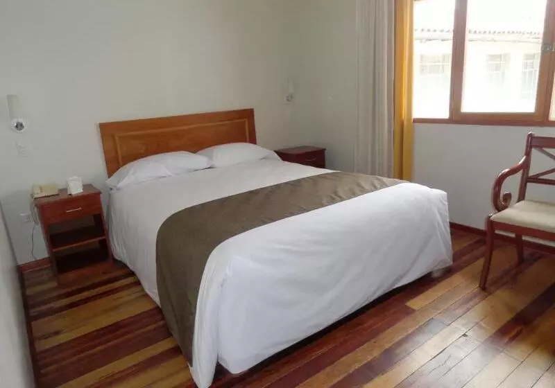 Fotos del hotel Emperador Plaza:  11