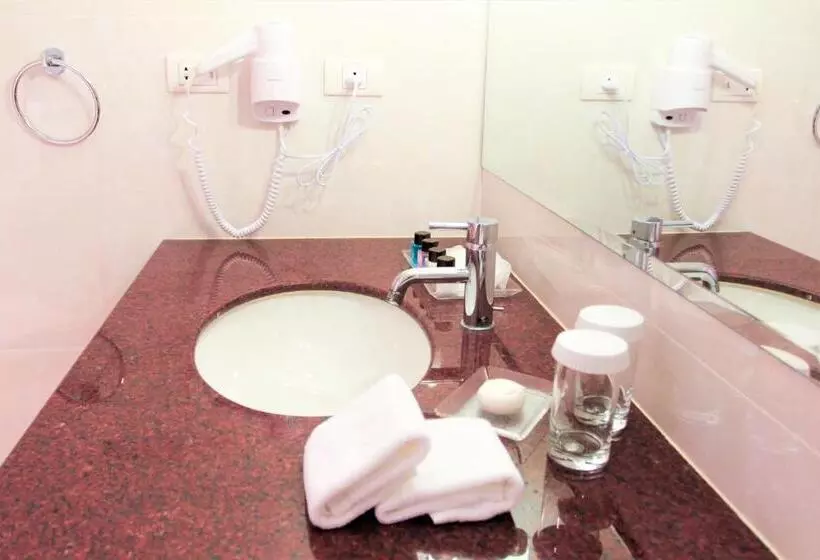 Fotos del hotel Petals Inn:  2