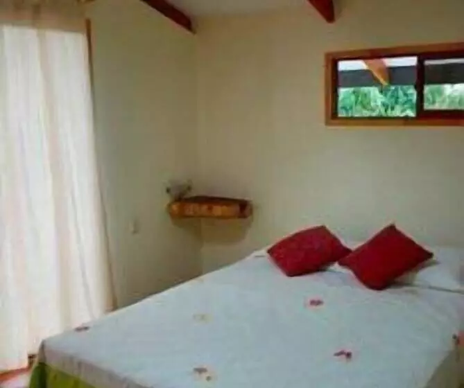 Cabanas Y Hotel Tea Nui