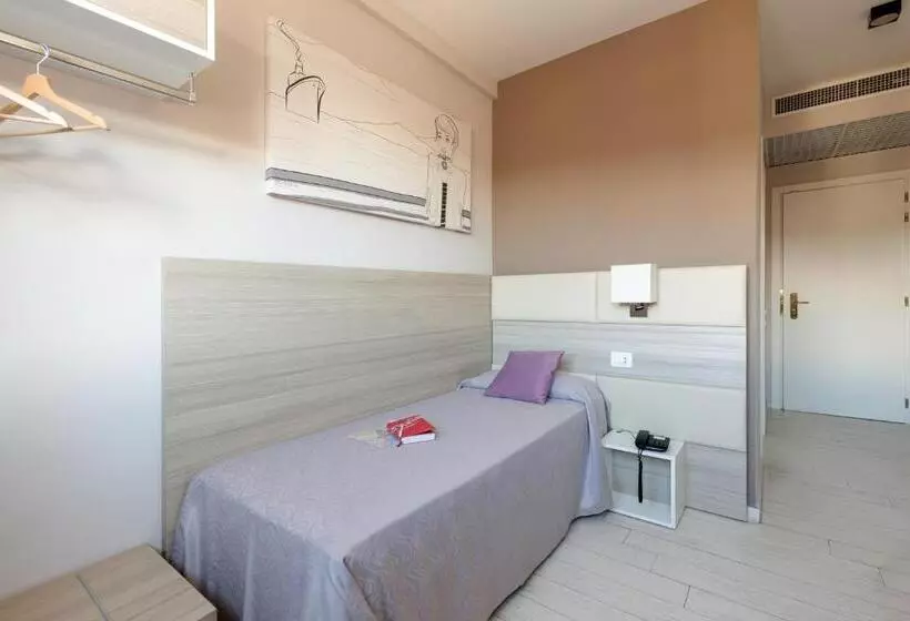 Fotos del hotel Cristina:  25