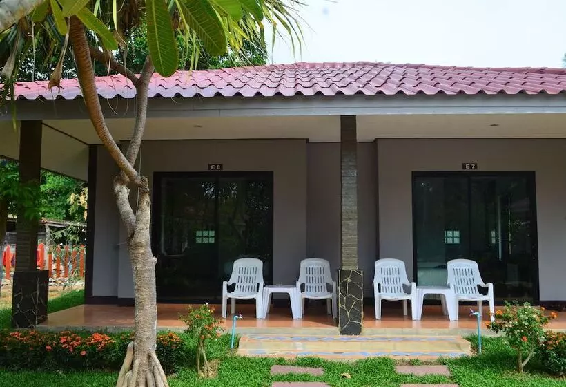 Fotos del hotel Lanta Nice Beach Resort:  18