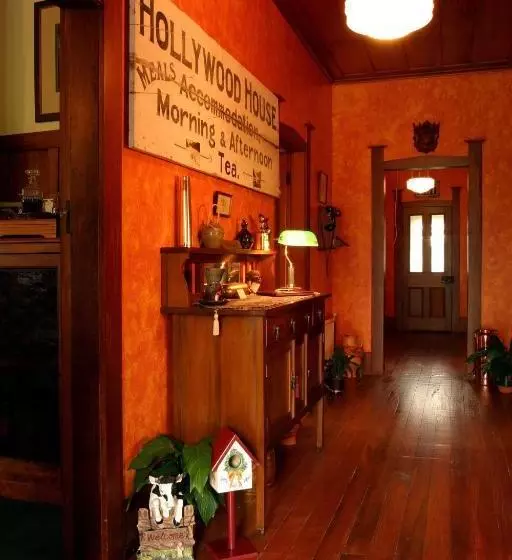 Fotos del hotel Holly Homestead B&b:  2