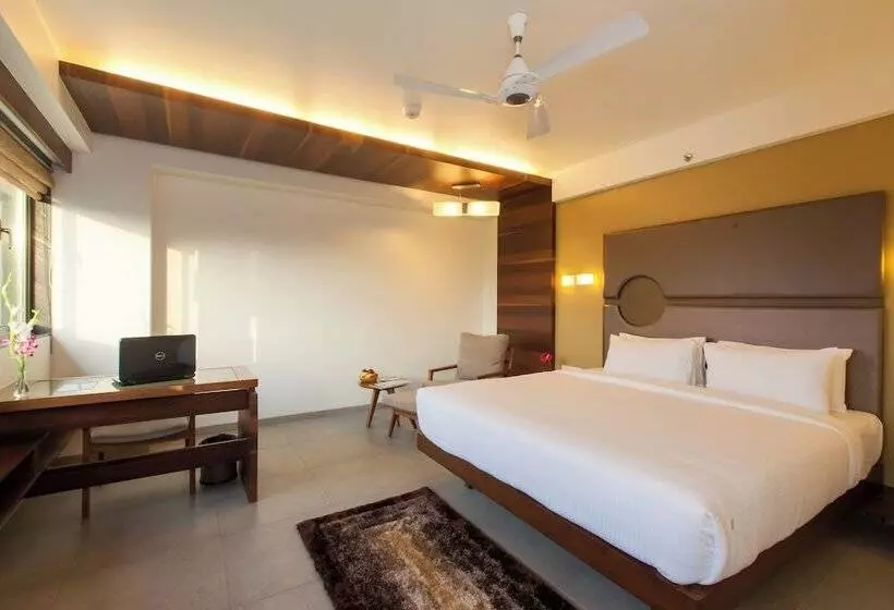 Fotos del hotel Cosmopolitan Ahmedabad:  2