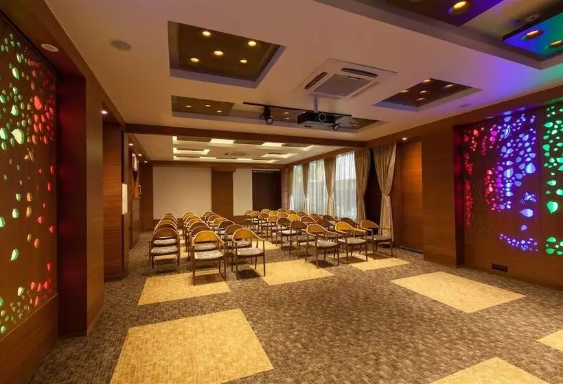 Fotos del hotel Cosmopolitan Ahmedabad:  11