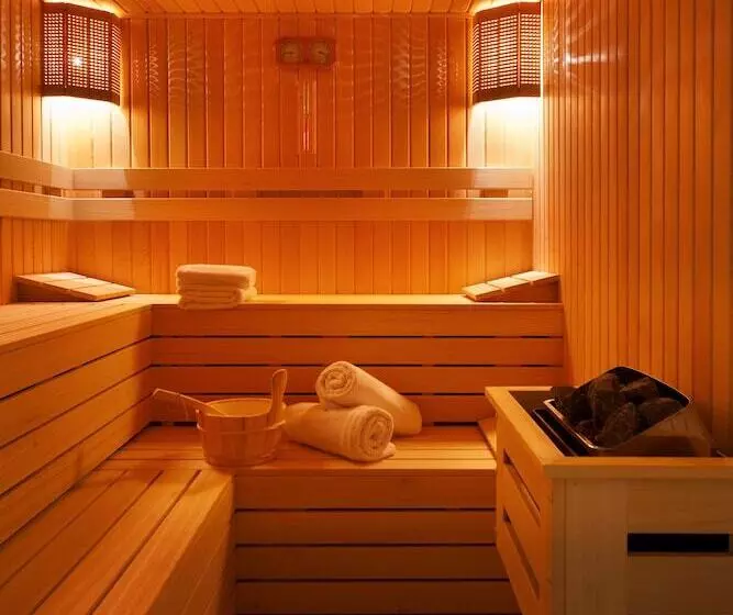 Fotos del hotel Gravis Suites:  3