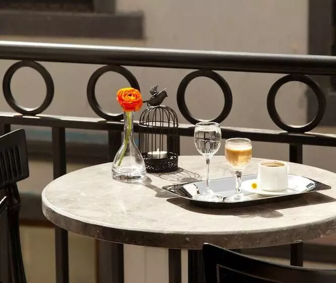 Fotos del hotel Gravis Suites:  15