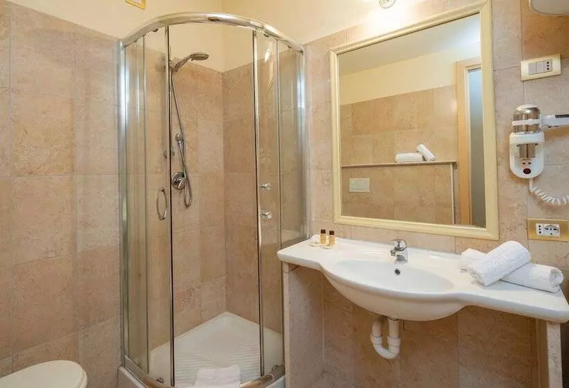 Fotos del hotel Regina Elena:  11