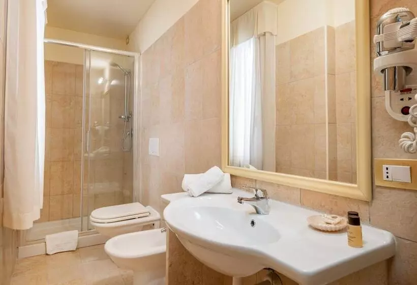 Fotos del hotel Regina Elena:  14