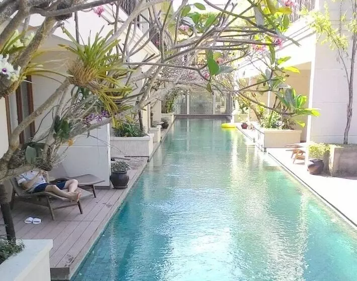 Fotos del hotel Seminyak Lagoon All Suites:  8