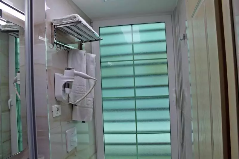 Fotos del hotel Capital Tirana:  24