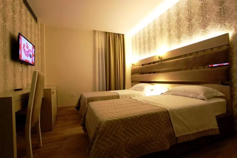 Fotos del hotel Capital Tirana:  12