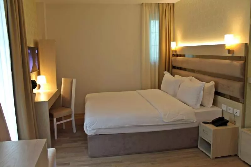 Fotos del hotel Capital Tirana:  14