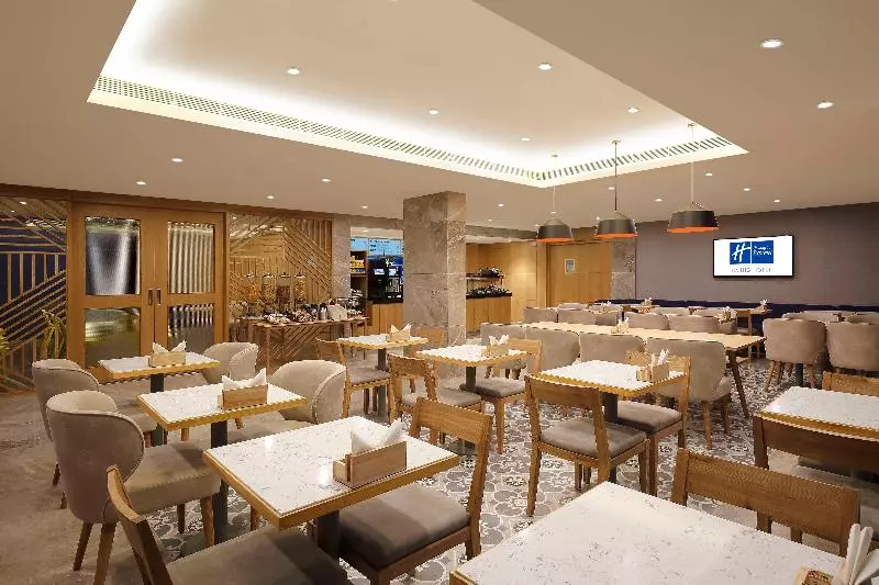 Fotos del hotel Holiday Inn Express Ahmedabad Prahlad Nagar, An Ihg:  19