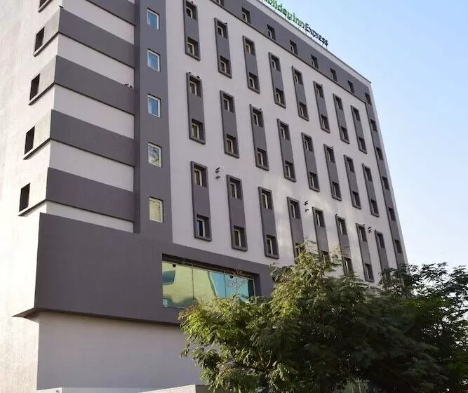 Fotos del hotel Holiday Inn Express Ahmedabad Prahlad Nagar, An Ihg:  18