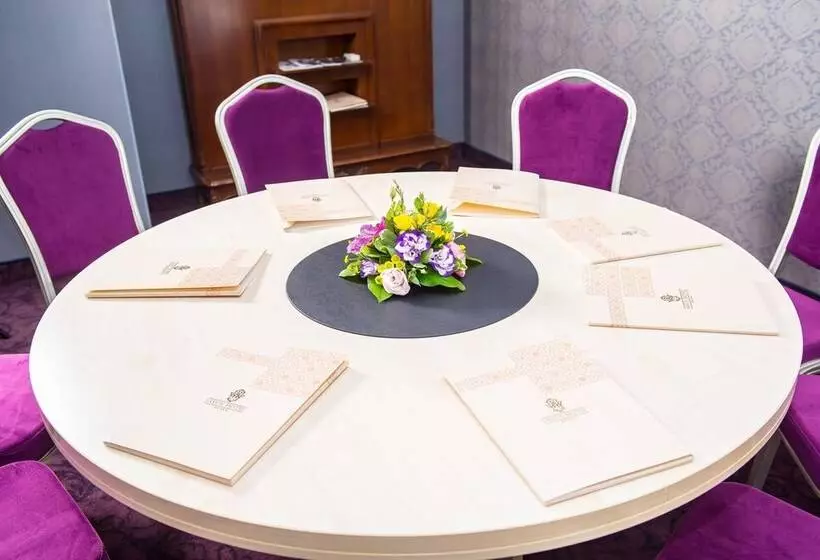 Fotos del hotel Savoy:  4