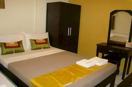 Fotos del hotel Reddoorz Plus Near Mendoza Park:  11