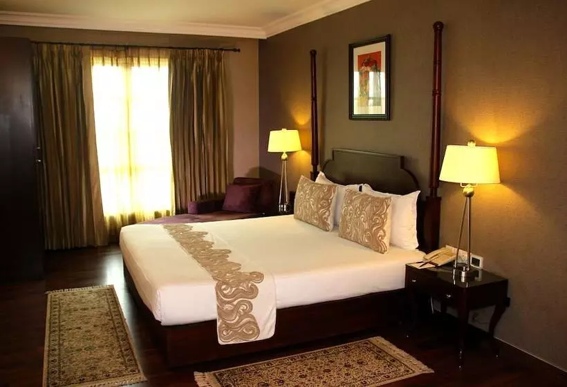 Fotos del hotel The Pllazio:  2