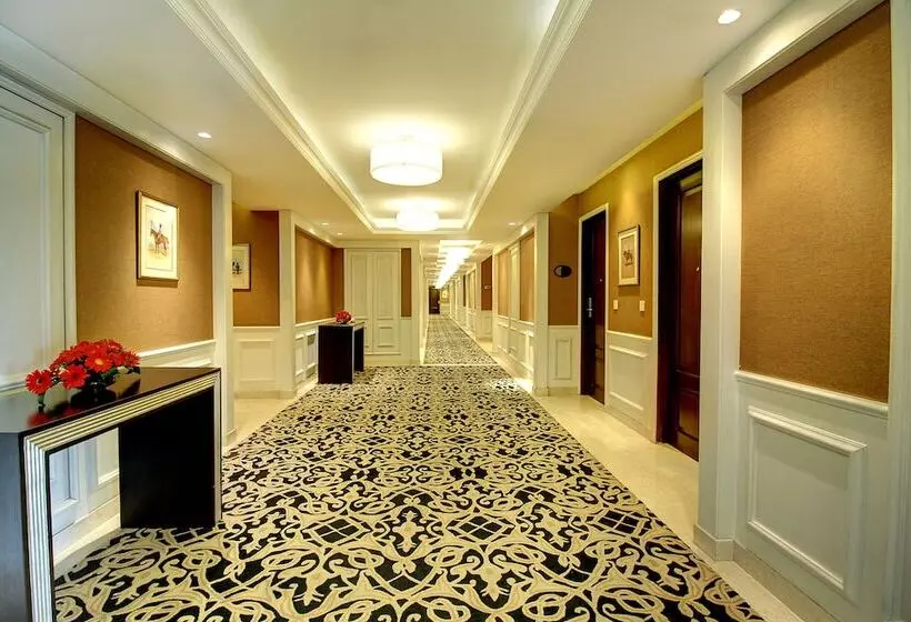 Fotos del hotel The Pllazio:  3