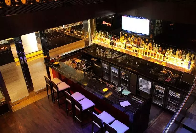 Fotos del hotel The Pllazio:  10