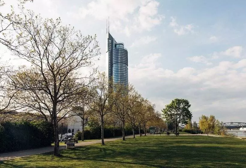 Fotos del hotel Harry S Home  & Apartments:  8